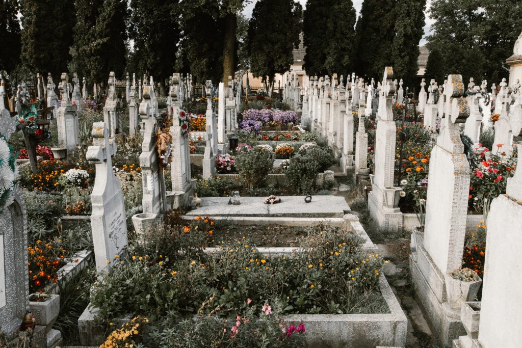 Ce contine un pachet funerar obisnuit